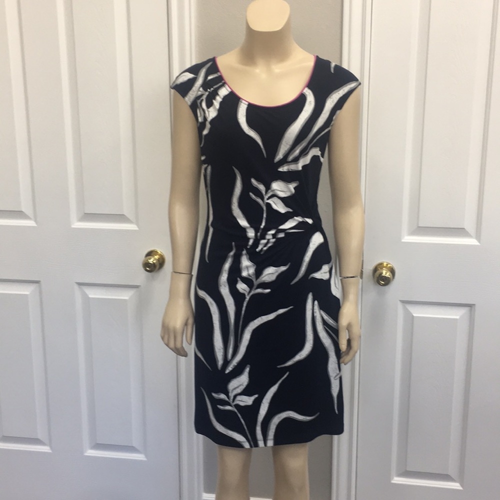 Nic and Zoe knee length dress